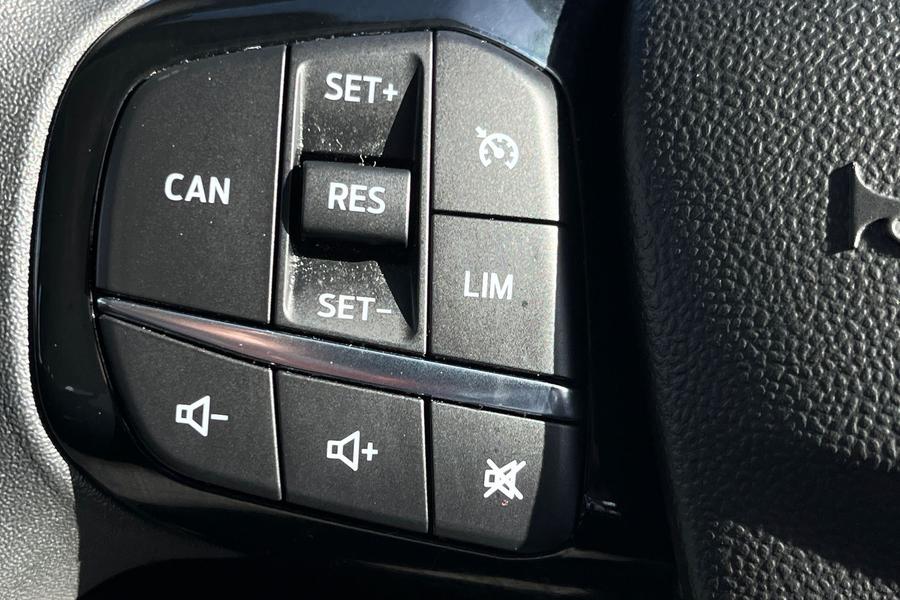 Ford Fiesta Photo autoimg-fe5a78e1bdc34adca6972dd1769e36901408e9a9.jpg
