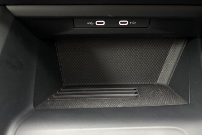 VOLKSWAGEN Golf Photo 22