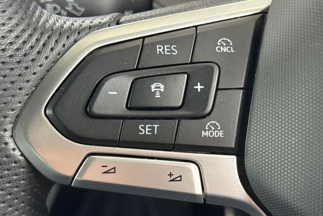 Volkswagen Golf Photo 16