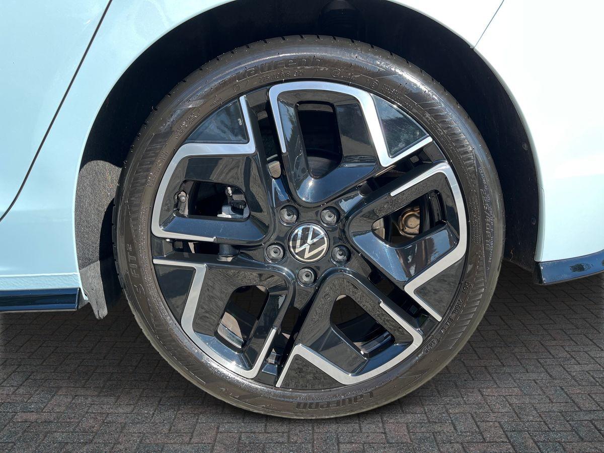 Volkswagen Golf Photo autoimg-fe5d4a3008a1b845aec6aee317dcce08c5381137.jpg