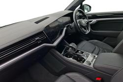 Volkswagen Touareg Photo 2