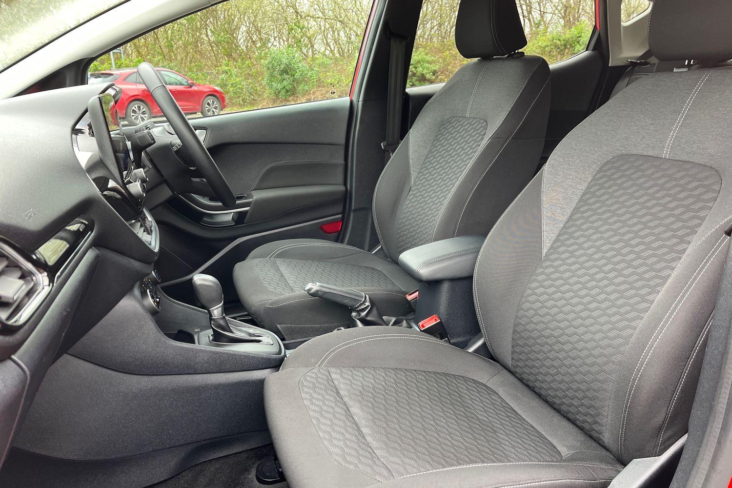 Ford FIESTA Photo 18