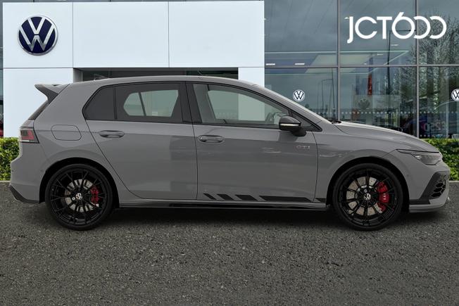 VOLKSWAGEN Golf Photo 4