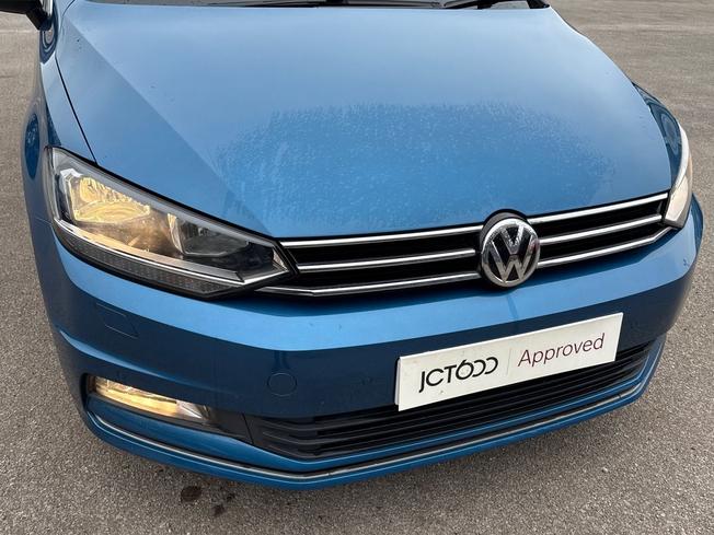 VOLKSWAGEN Touran Photo 32