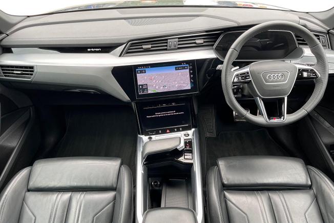 AUDI Q8 E-Tron Photo 10