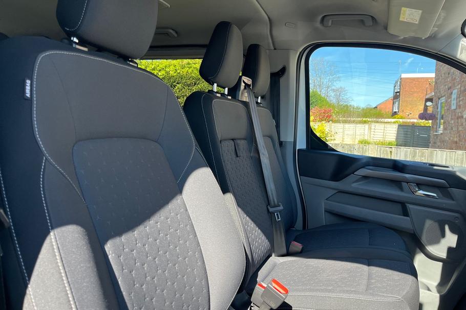 Used Ford TOURNEO CUSTOM LG74RXX 17