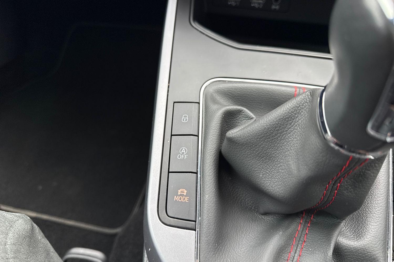 SEAT ARONA Photo 31