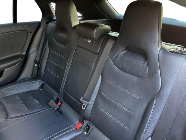 MERCEDES-BENZ CLA Photo 9