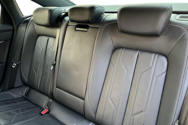 Audi A6 Saloon Photo 9