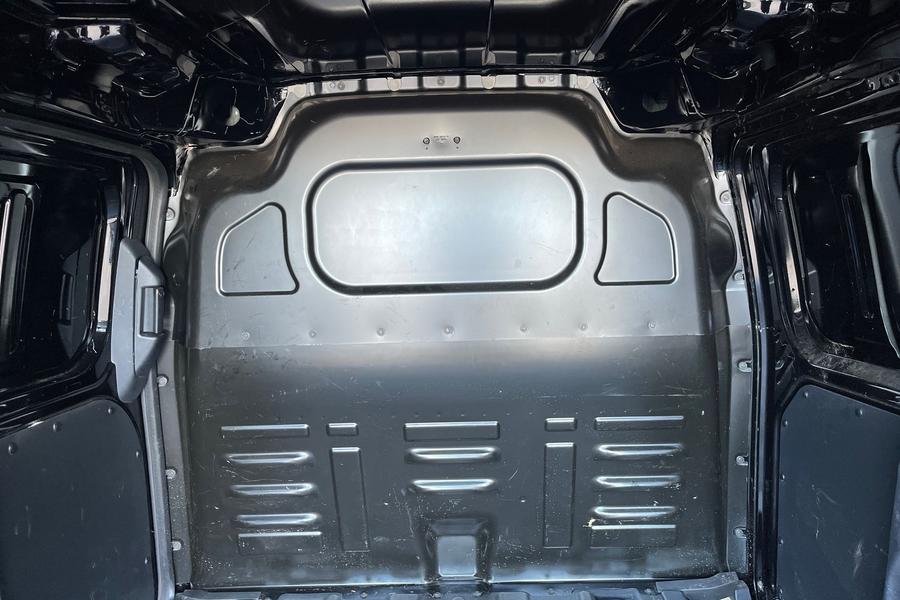 Ford E-Transit Courier Photo autoimg-fe86a9fb906f7e385fcddbf18f562f683258cb88.jpg