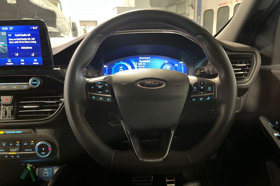 Ford KUGA Photo autoimg-fe8a4abaa2f0b1b6096986cb241bcc380c0eb760.jpg