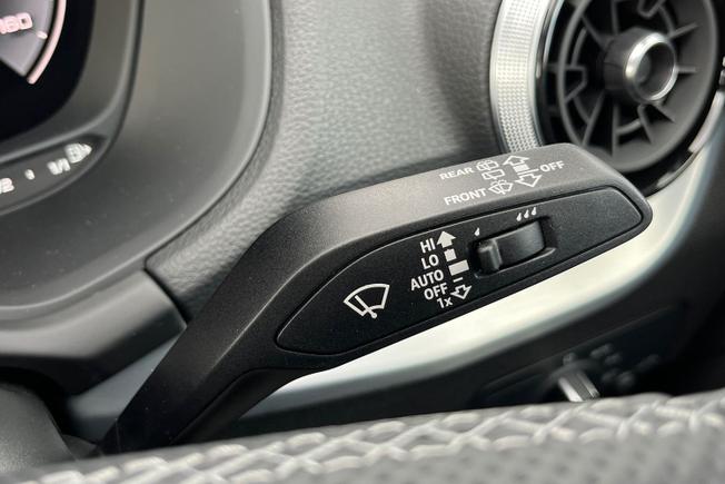 AUDI Q2 Photo 30