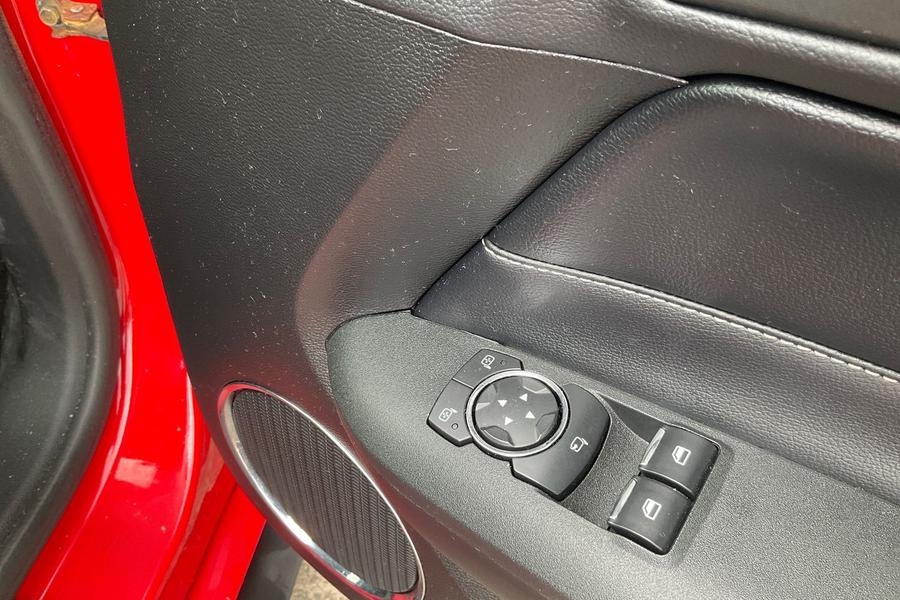 Ford MUSTANG Photo autoimg-fe90eb9607dce2299ac344b4501471862e9e3ab2.jpg