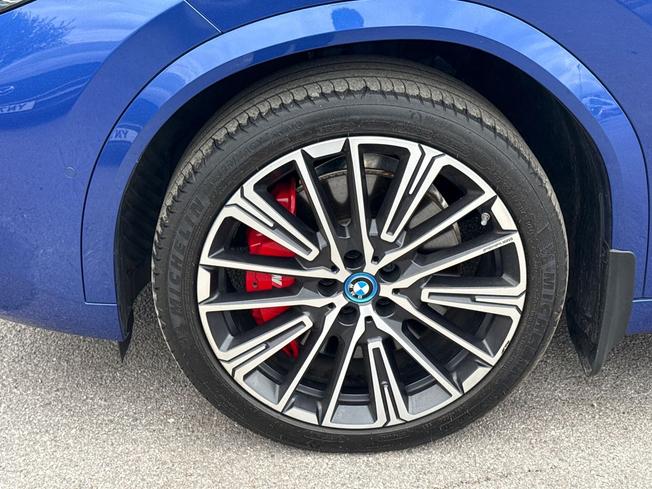 BMW Ix2 Photo 37