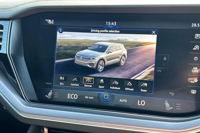 VOLKSWAGEN Touareg Photo 57
