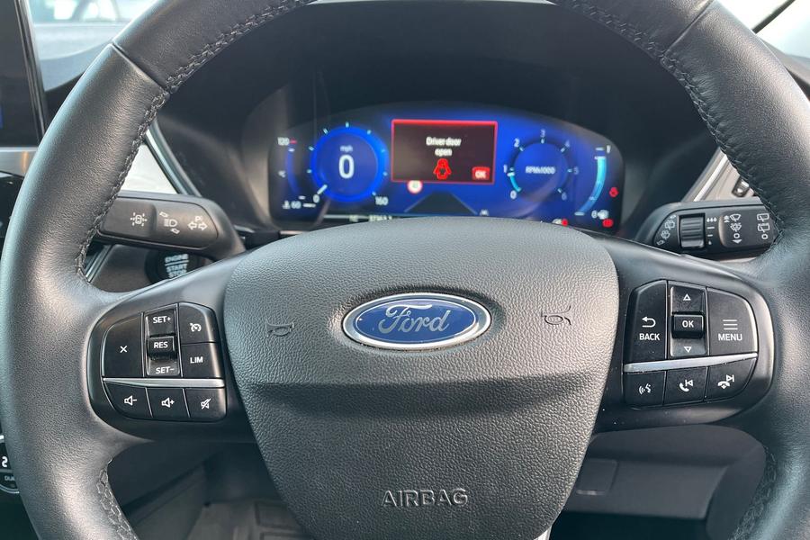 Ford KUGA Photo autoimg-fe9e429a5e94280439976a3d6c133d42b1b6eac9.jpg