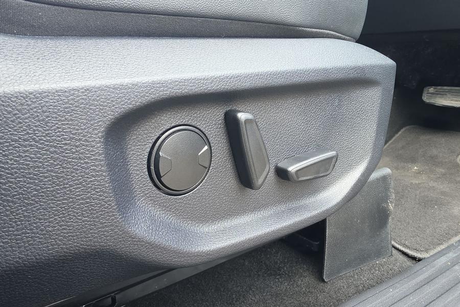 Ford RANGER Photo autoimg-fea04d5618aeba264844203136a679da3648dc1f.jpg