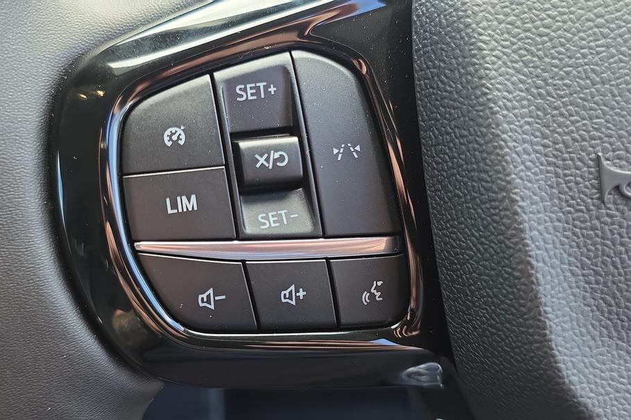 Used FORD TRANSIT CUSTOM WP75YAG 31