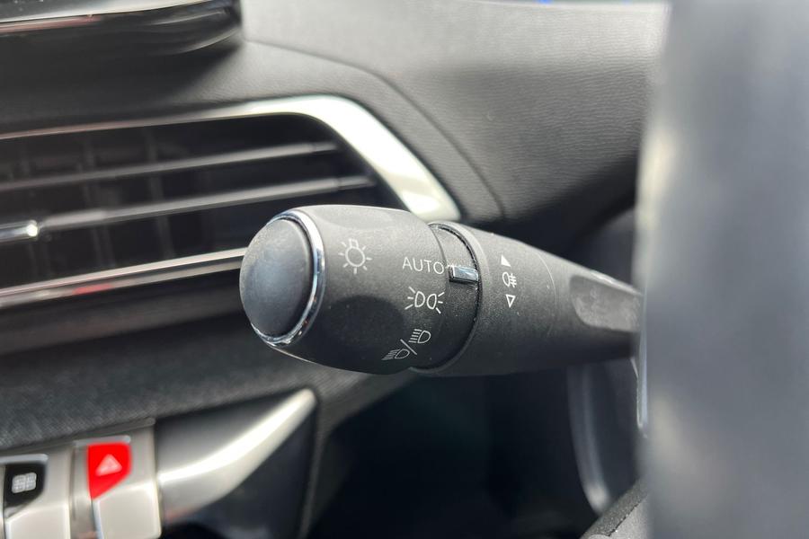 Peugeot 3008 Photo autoimg-fea7600cc77660a21302bc1d01a99eefc95f68b2.jpg