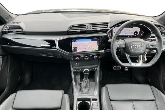 AUDI Q3 Photo 10