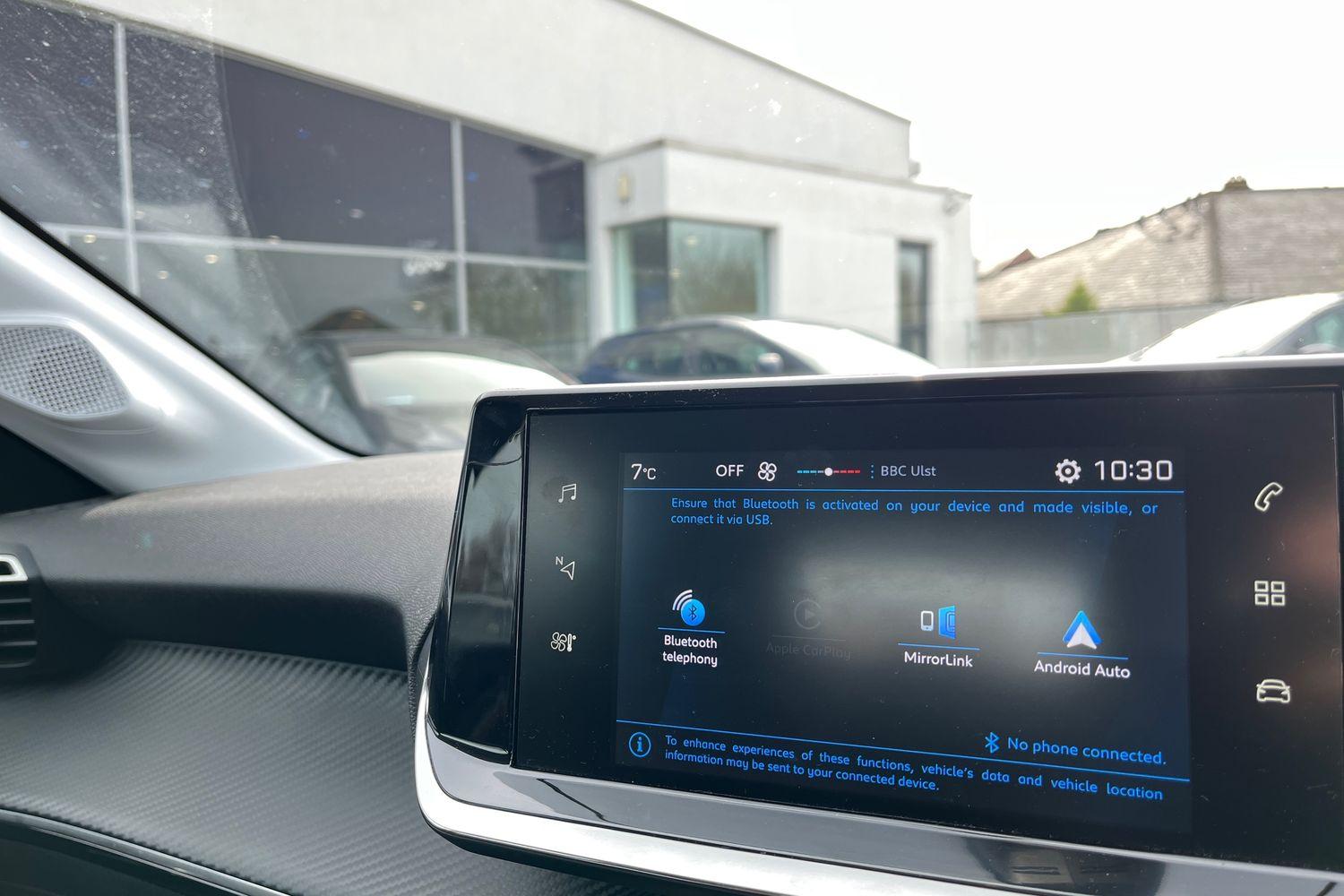 Peugeot 208 Photo 32