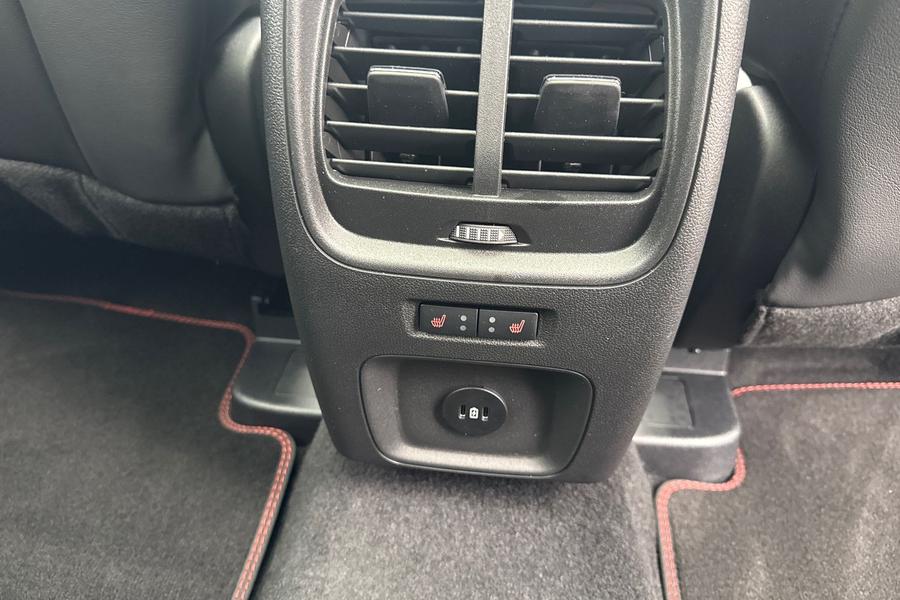 Ford KUGA Photo autoimg-fea9e29691d5134181c098291f5218950fbb84f3.jpg