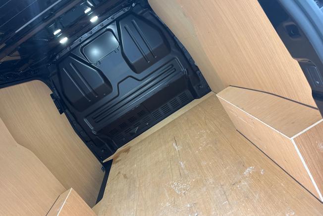 VOLKSWAGEN Transporter Photo 9