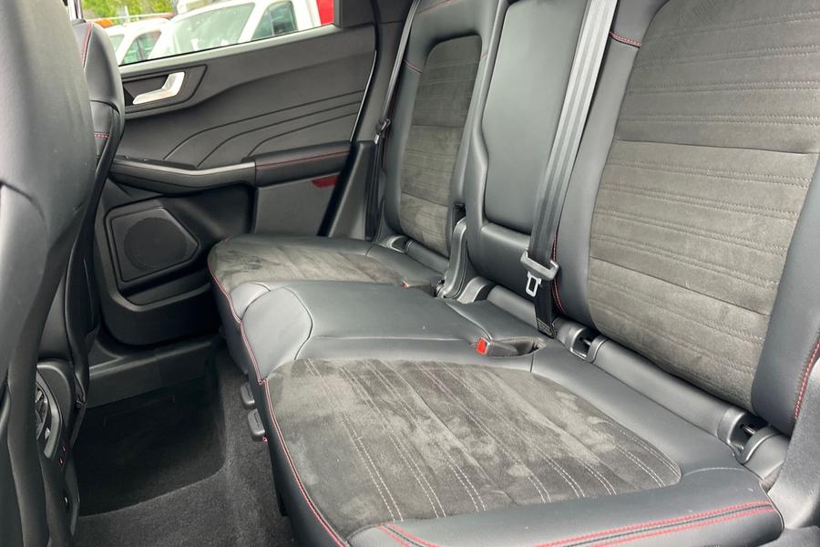 Ford Kuga Photo autoimg-feab1d42b15c985ce8e35298448a10733e73863b.jpg