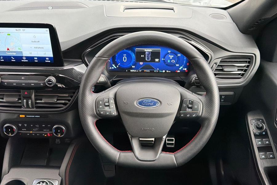 Ford KUGA Photo autoimg-feab5fef54f582229fd3586fb6cc25e984c13871.jpg