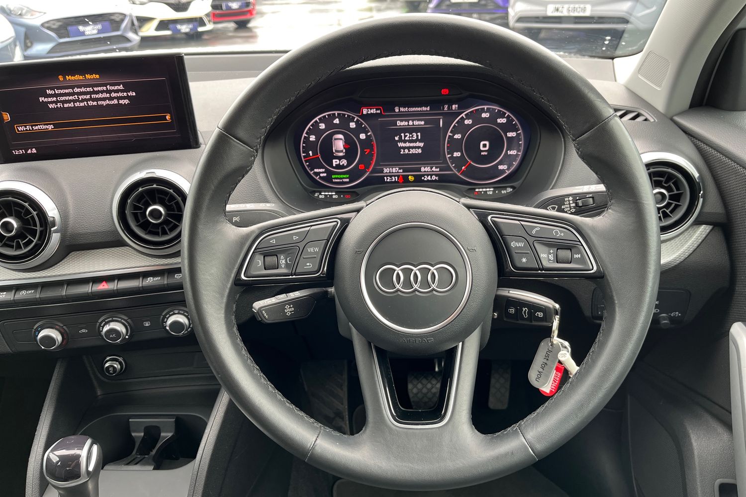 Audi Q2 Photo 11