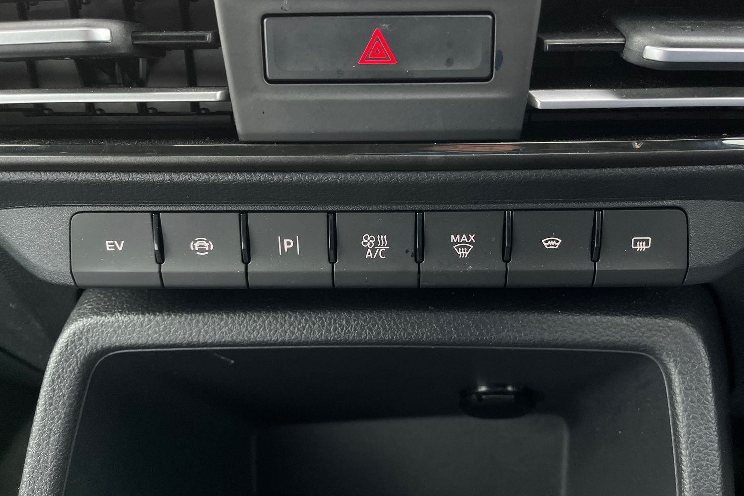 Ford TRANSIT CONNECT Photo 35