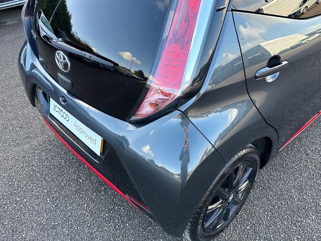 TOYOTA Aygo Photo 23