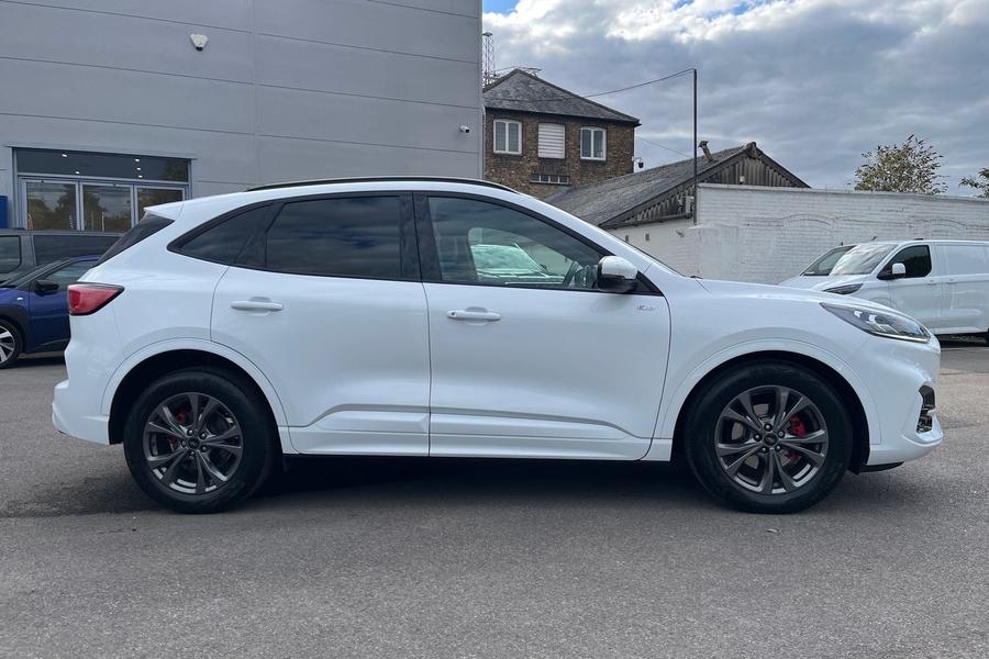 Ford KUGA Photo autoimg-feb77a022ab7935ec3b24fad36cf1595107a42db.jpg