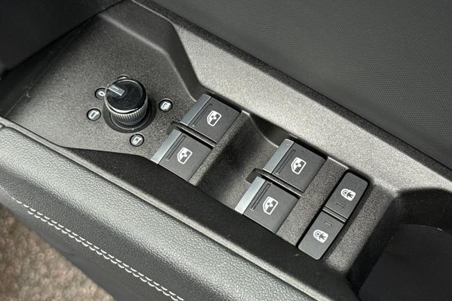 AUDI Q4 e-tron Photo 33