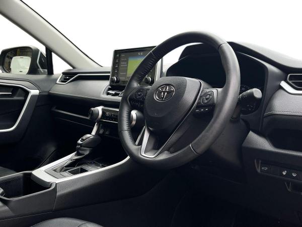 Toyota RAV4 Photo autoimg-feb7f1f20c0c62f596f3dcf65ec825f1b4065a17.jpg