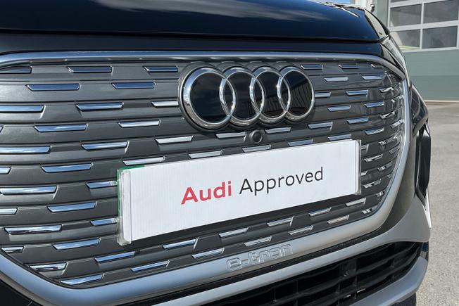 Audi Q4 e-tron Photo 23