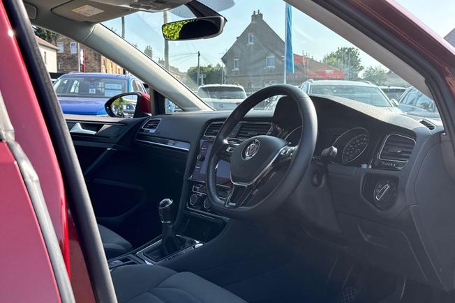VOLKSWAGEN Golf Photo 37