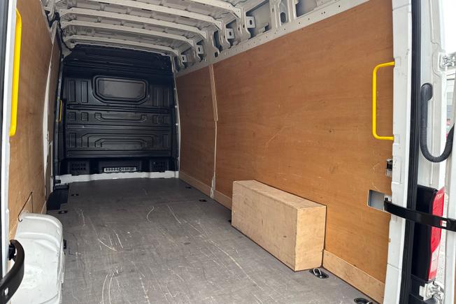 VOLKSWAGEN Crafter Photo 21