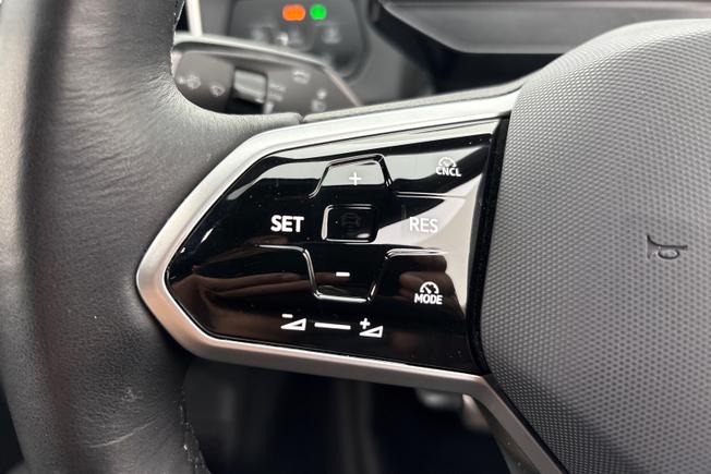 VOLKSWAGEN ID.3 Photo 16