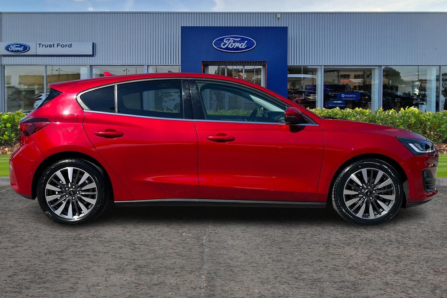 Ford Focus Photo 2