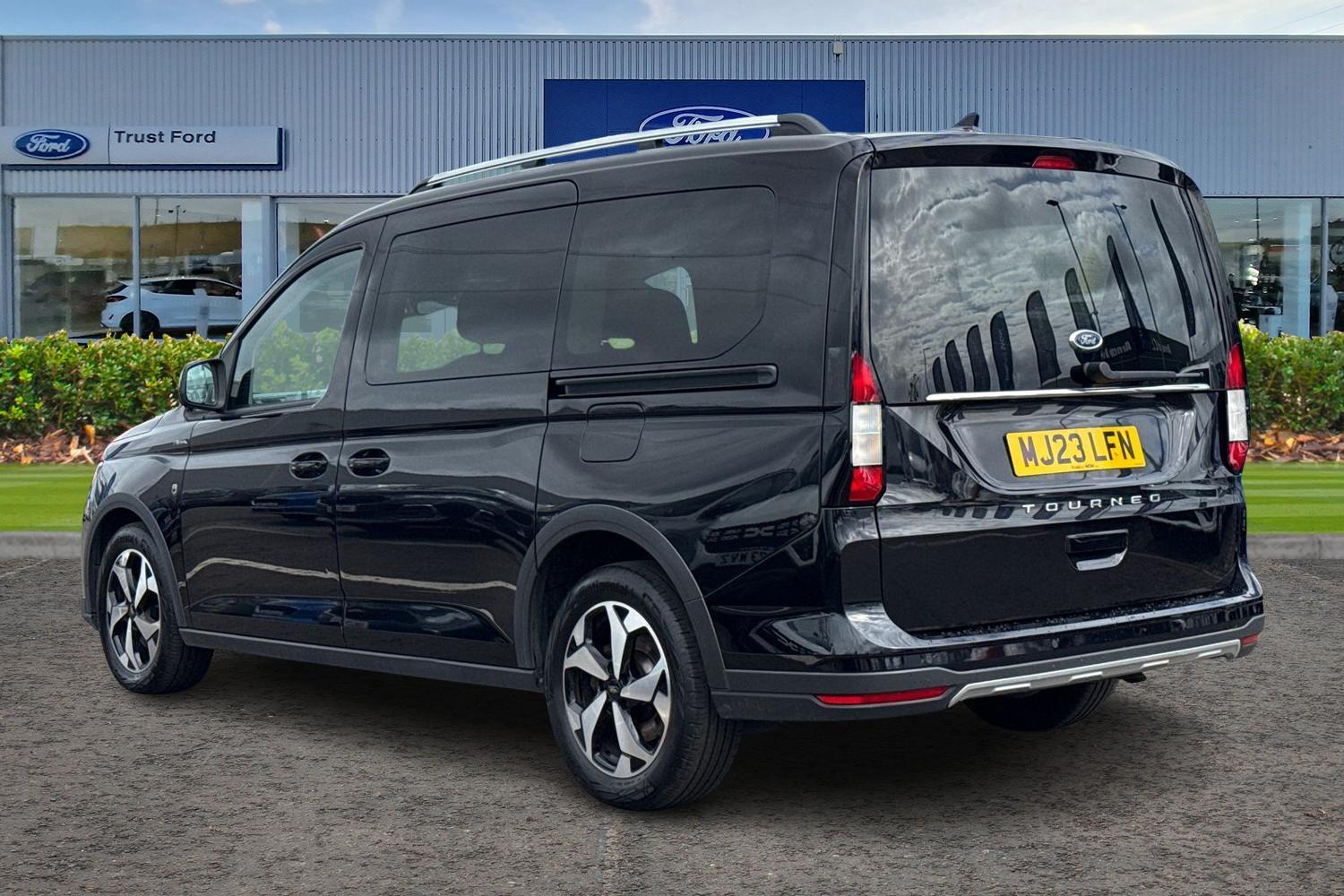 Ford Grand Tourneo Connect Photo 1
