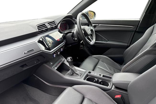 AUDI Q3 Photo 2