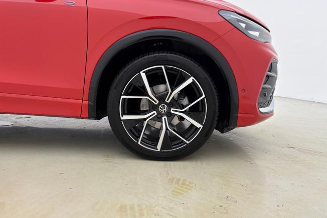 VOLKSWAGEN Tiguan Photo 5