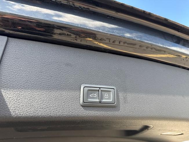 AUDI e-tron Photo 22