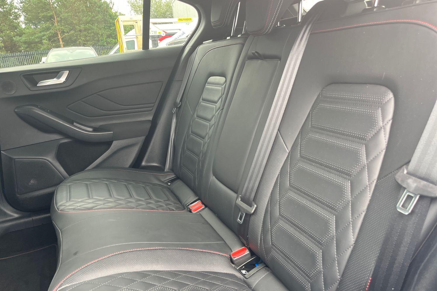 Ford FOCUS Photo 19