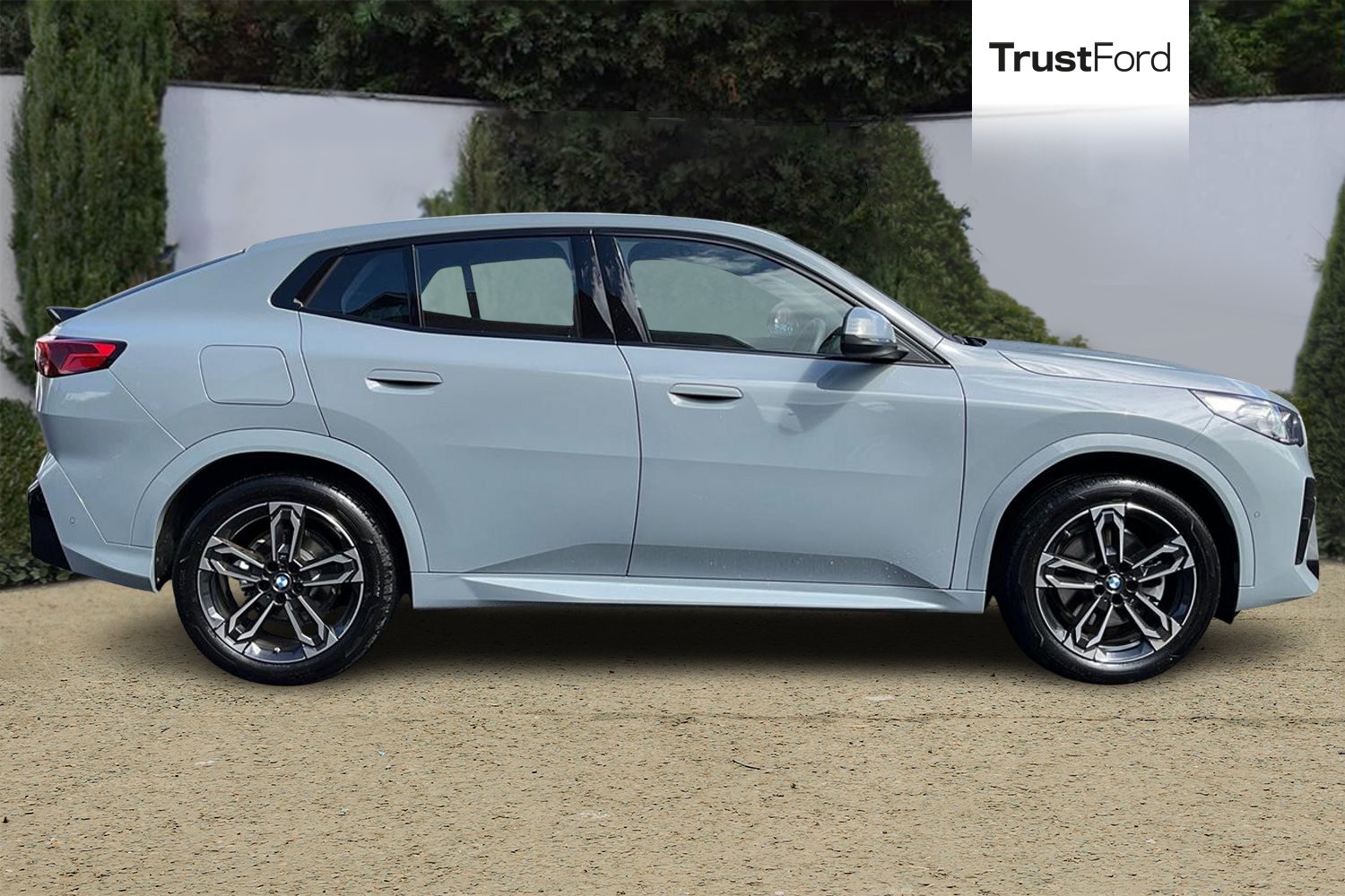 BMW X2 Photo 2