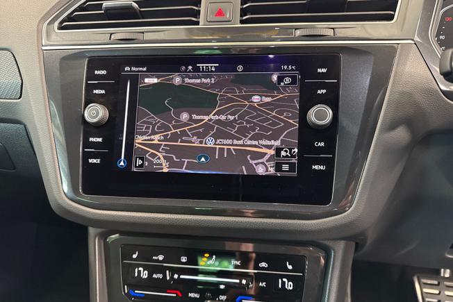 VOLKSWAGEN Tiguan Photo 14