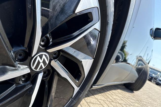 VOLKSWAGEN ID.4 Photo 22