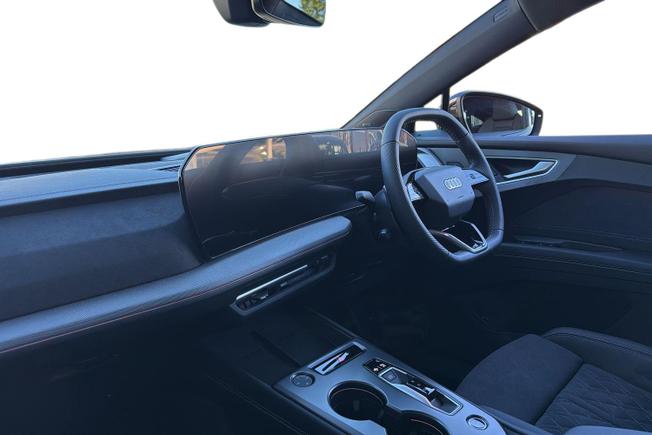 AUDI Audi Q4 Sportback Photo 2