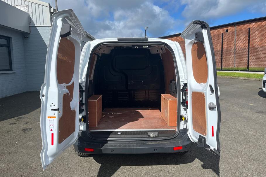 Used FORD TRANSIT COURIER ML22YKJ 6